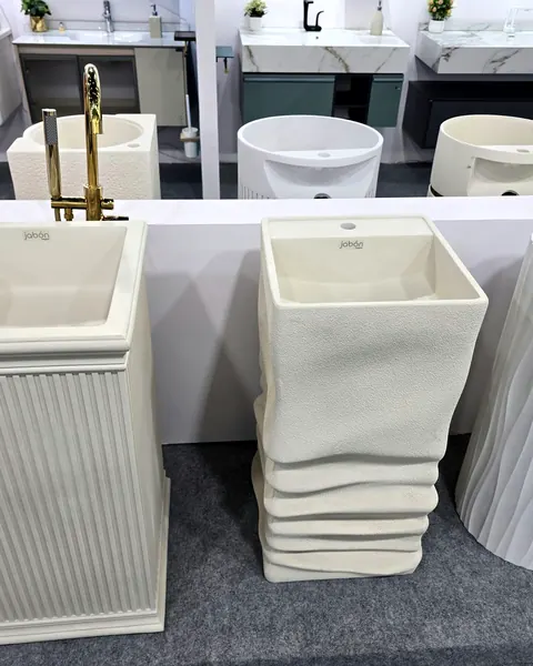 Pedestal basin range, fluted and ribbed profiles
