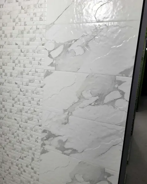 Marble-look porcelain, matte finish, large format