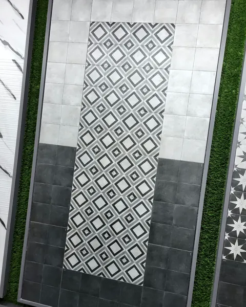 Decorative pattern floor tile, monochrome runner inset